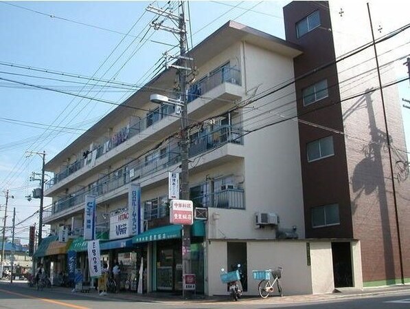 上田マンションの物件外観写真